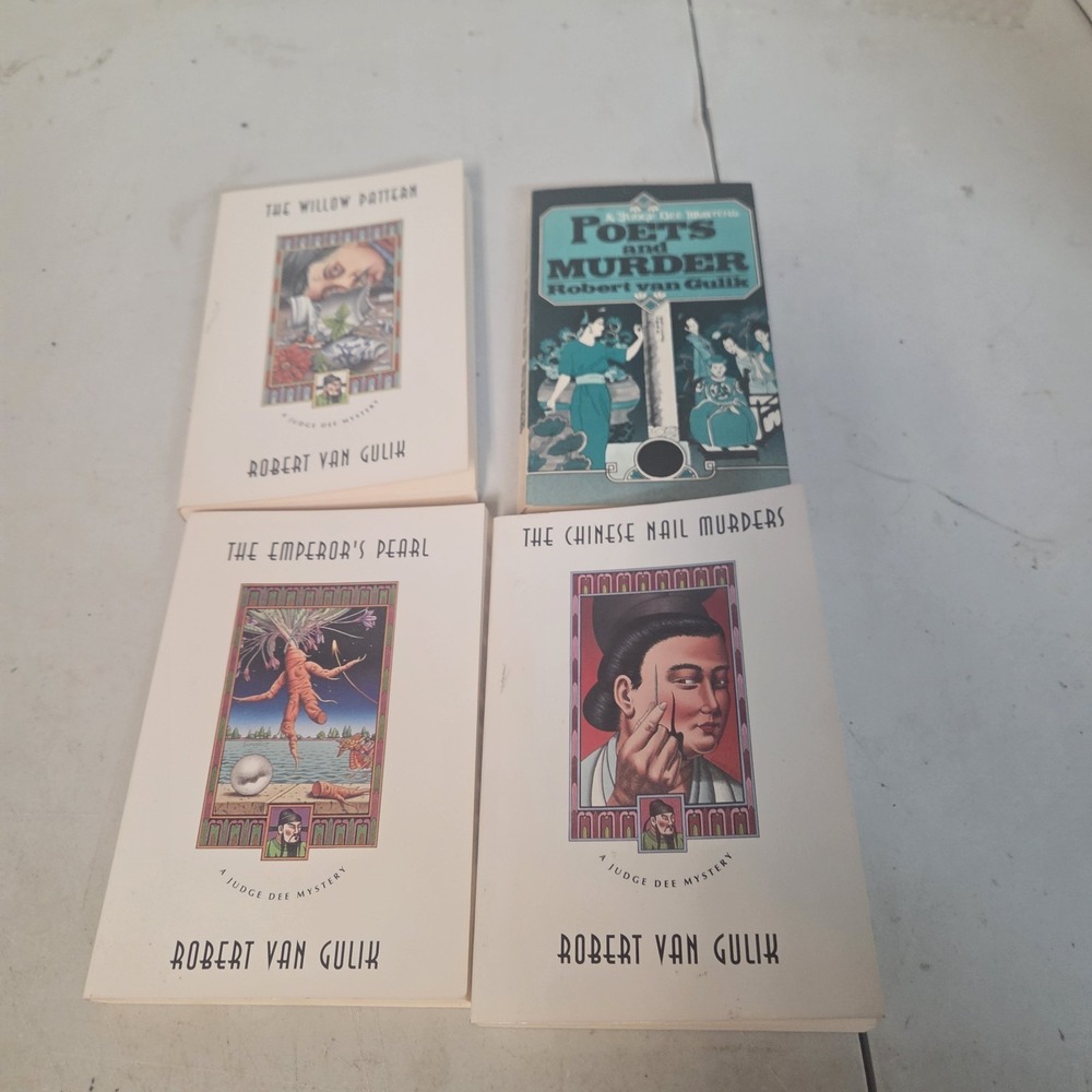 Robert Van Gulik Judge Dee Mystery Series Lot of 4 Paperbacks